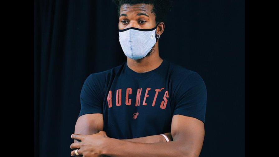 Luego de solicitud de Jimmy  Butler, 30 jugadores también piden camisas sin letras