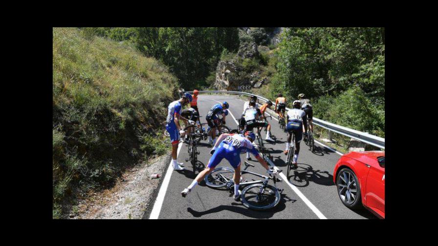 Ciclista perdió un dedo después de una caída en estremecedor accidente
