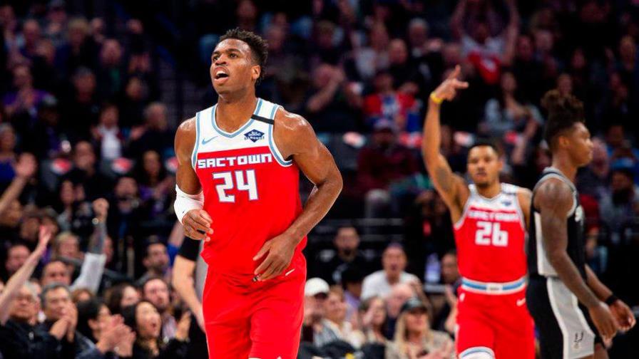 Los Raptors suman 14 triunfos seguidos; Hield logra marca histórica de triples Los Raptors suman 14 triunfos seguidos; Hield logra marca histórica de triples
