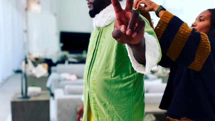 David Ortiz se disfraza de duende para celebrar la Navidad 