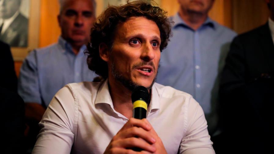 Suárez, Cavani, Riquelme y Zanetti acompañan a Forlán en su despedida Suárez, Cavani, Riquelme y Zanetti acompañan a Forlán en su despedida