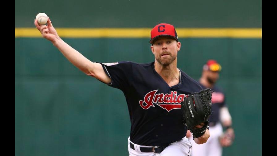 Vigilantes acuerdan adquirir a Corey Kluber