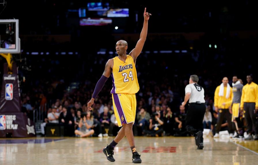 LeBron James impulsa a los Lakers a ganar por primera vez desde muerte de Kobe Bryant