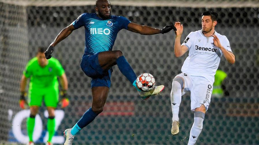 Insultos racistas a Marega empañan la victoria del Oporto en Guimarães