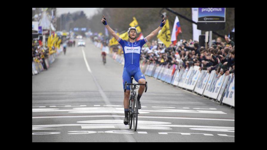 Ciclista holandés es hospitalizado tras grave accidente