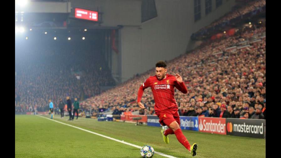 Oxlade Chamberlain baja en el Liverpool hasta el 2020