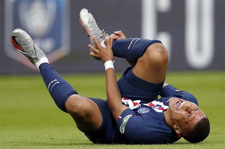 Tres semanas de ausencia para     Kylian Mbappé, cuentra atrás para la Champions