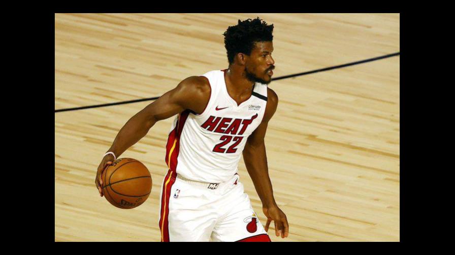 Jimmy Butler no entrena con Heat y compañero sugiere que está en aislamiento