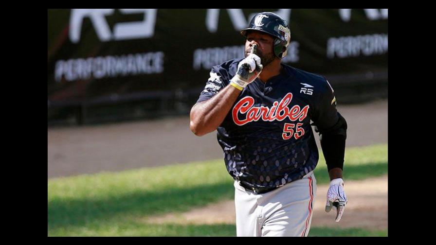 Denis Phipps es premiado como Regreso del Año en Venezuela