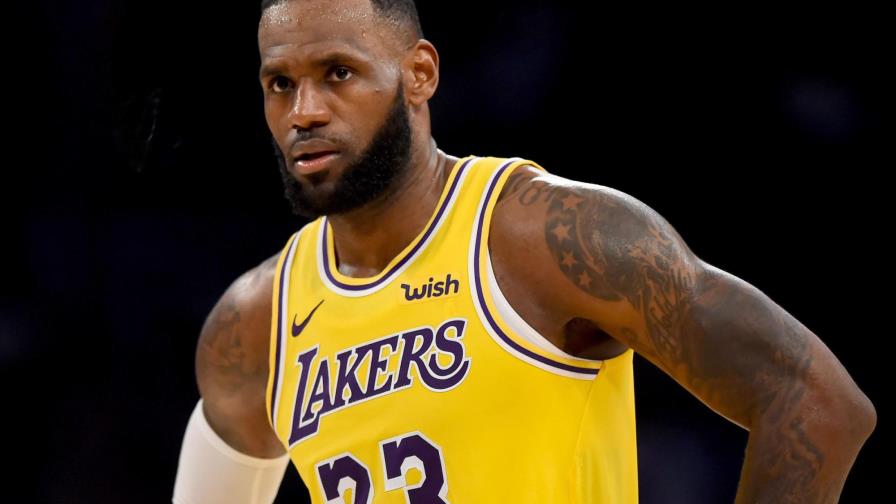 LeBron James explota contra Drew Brees tras declaraciones sobre hincarse en el himno