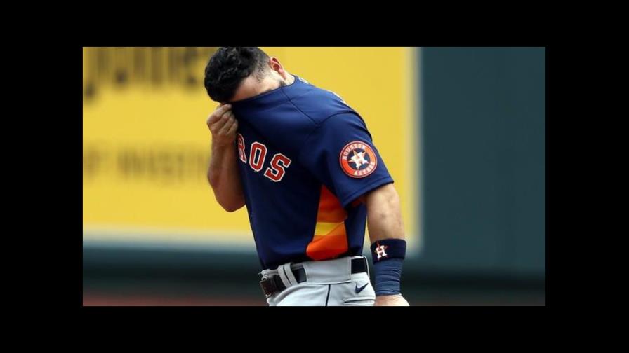 José Altuve día a día por contusión en una pierna 