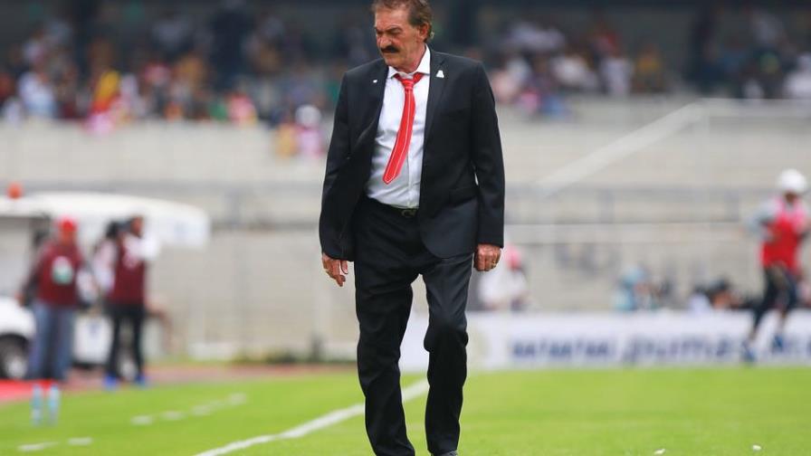 Ricardo Lavolpe anuncia el fin de su etapa como director técnico