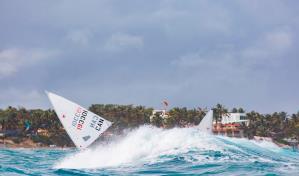 Dominicano Raúl Aguayo gana Regata Viva Resorts