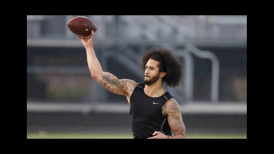 Colin Kaepernick apoya protestas contra muerte de afroamericano a manos de la policía Colin Kaepernick apoya protestas contra muerte de afroamericano a manos de la policía
