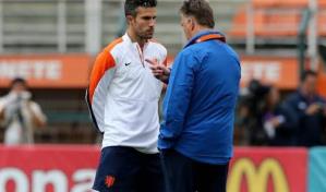 Van Persie revela que Van Gaal lo abofeteó en el Mundial del 2014