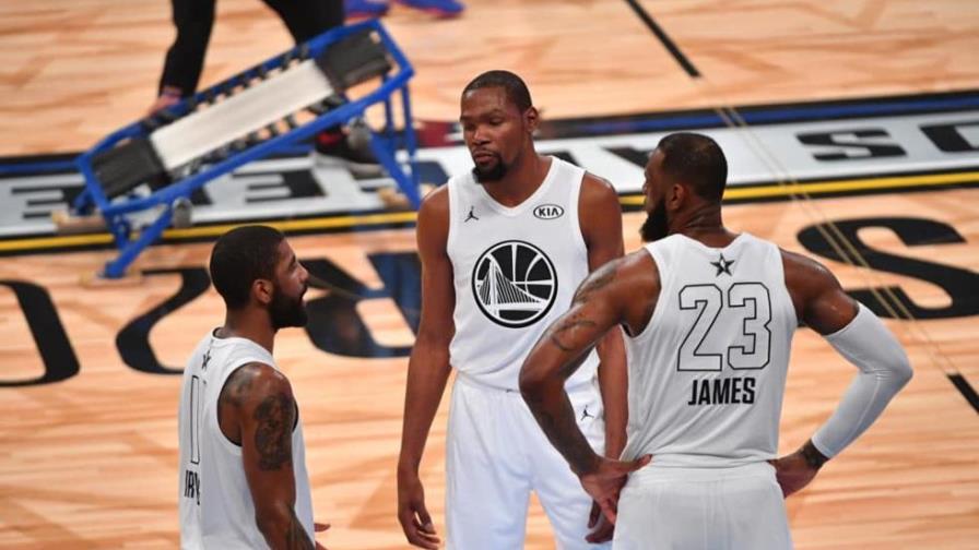 Jugadores de la NBA que renuncien a volver tienen que avisar antes de 24 de junio 