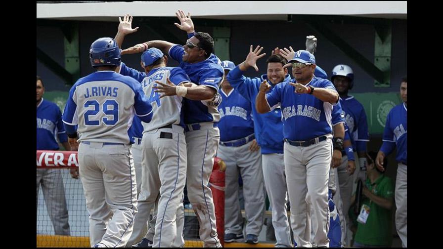 En Nicaragua, el béisbol sigue en medio de jolgorio y coronavirus