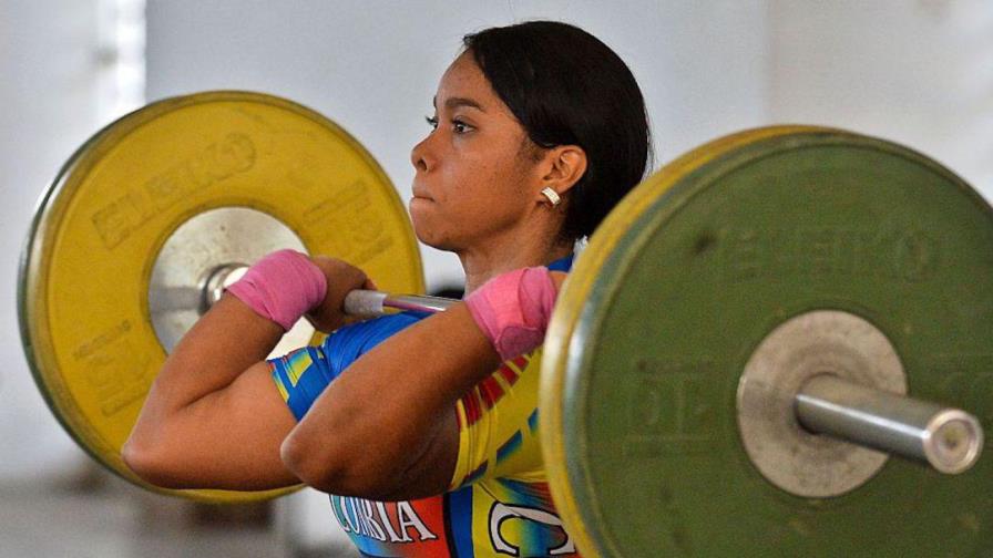 Pesista denuncia que le robaron medallas de Mundiales