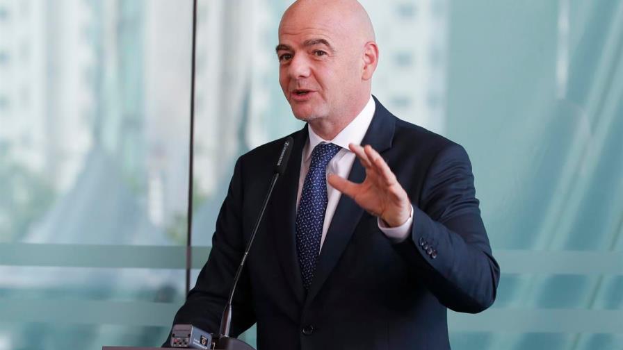 Una comisión de FIFA se opone a partidos oficiales de clubes en el extranjero Una comisión de FIFA se opone a partidos oficiales de clubes en el extranjero