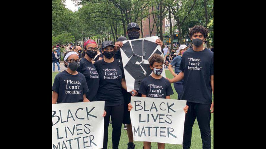 CC Sabathia protesta junto a su familia 