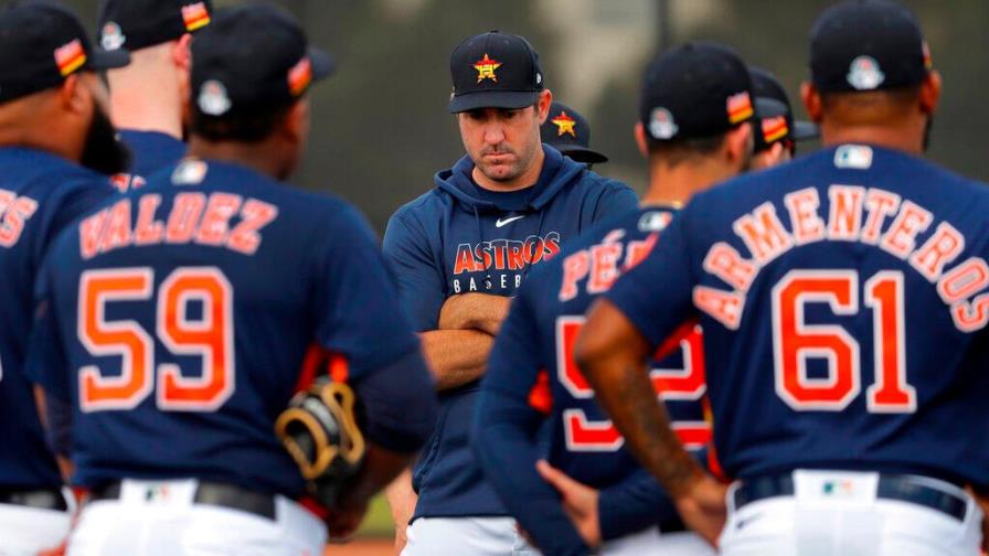 Justin Verlander y Carlos Correa muestran arrepentimiento, pero niegan uso de dispositivos