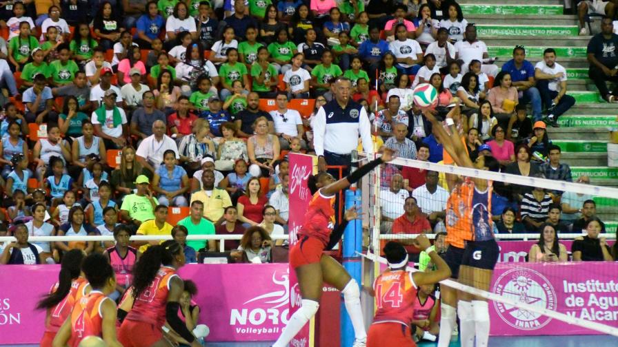 Posponen torneo de la Liga de Voleibol Superior por malas condiciones del Palacio Posponen torneo de la Liga de Voleibol Superior por malas condiciones del Palacio