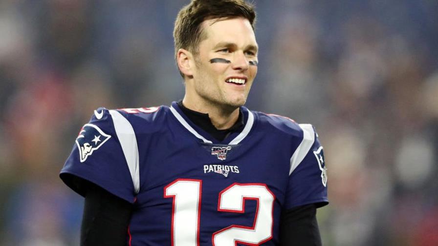 Tom Brady bromea con sus confusiones en los primeros días en Tampa