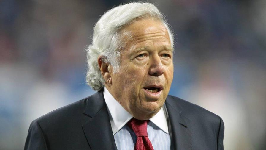 Dueño de los Patriots dona un anillo de NFL para lucha contra  el coronavirus