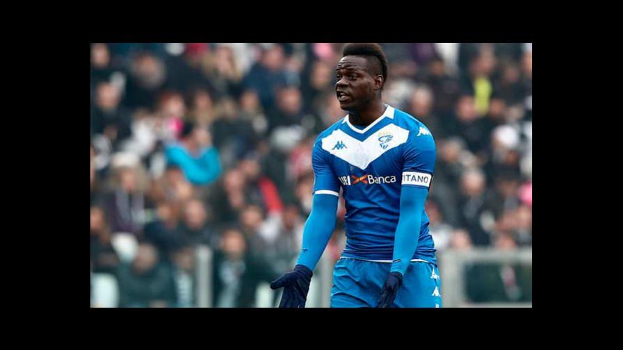 Mario Balotelli furioso contra mantenimiento del campeonato Mario Balotelli furioso contra mantenimiento del campeonato