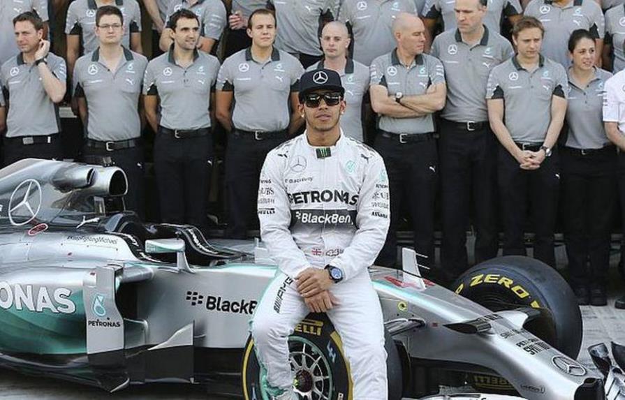 Hamilton denuncia silencio de una Fórmula 1 dominada por blancos ante muerte de Floyd