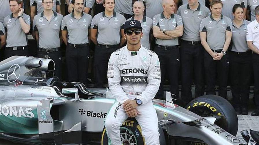 Hamilton denuncia silencio de una Fórmula 1 dominada por blancos ante muerte de Floyd Hamilton denuncia silencio de una Fórmula 1 dominada por blancos ante muerte de Floyd