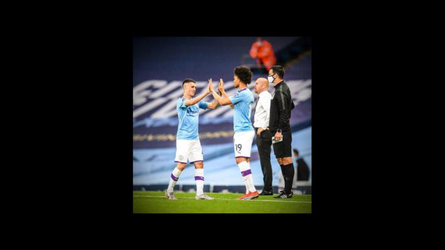 Manchester City golea al Burnley y obliga al Liverpool a esperar