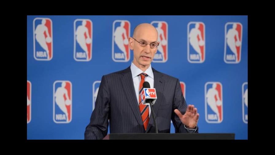 La NBA y sindicato de jugadores extienden plazo para rescindir convenio 
