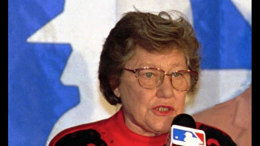 Universidad de Cincinnati quita el nombre de Marge Schott a su estadio