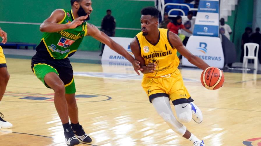 El Mauricio Báez destrona invicto de San Carlos El Mauricio Báez destrona invicto de San Carlos