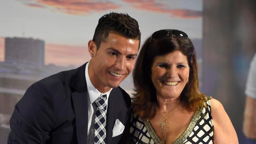 Cristiano Ronaldo dice que su madre está “estable”