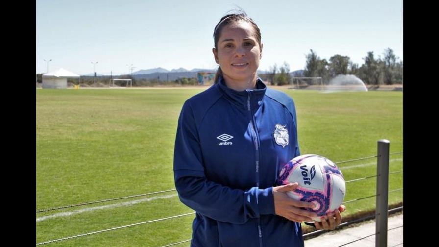 Lupita Worbis, una mexicana a mitad de camino entre el fútbol y arquitectura