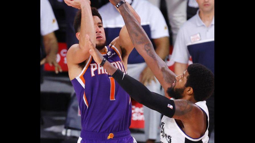 Con anotación de Devin Booker, Suns ganan a Clippers 
