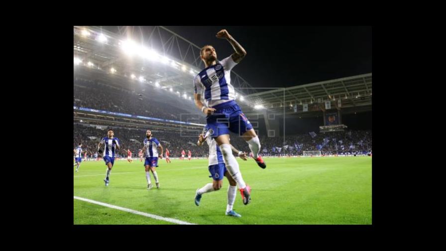 Oporto recortará un 40 % el salario de sus jugadores durante tres meses Oporto recortará un 40 % el salario de sus jugadores durante tres meses