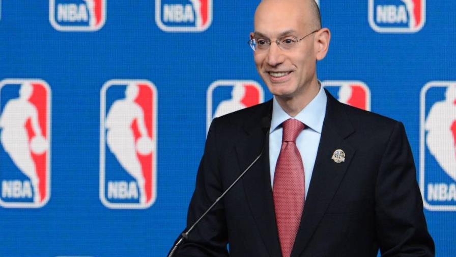 Jugadores de la NBA recibirán salarios completos el 15 de abril 