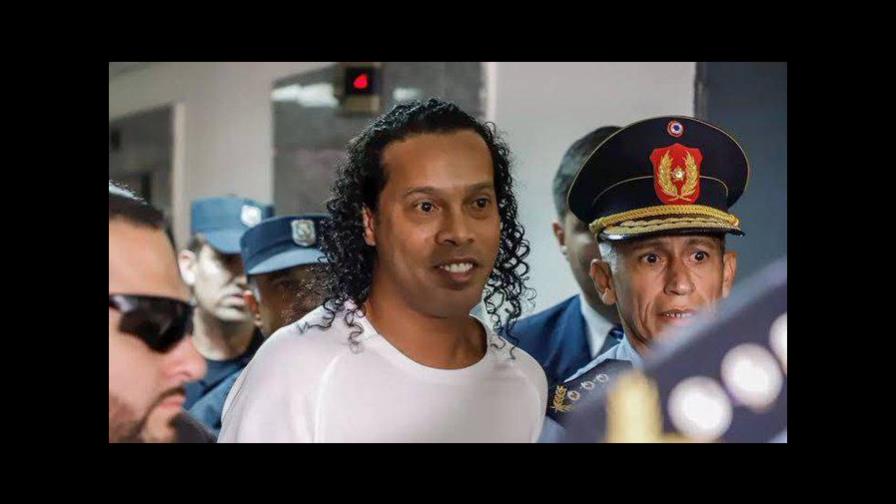Ronaldinho tuvo que pagar fianza de US$1,6 millones para obtener prisión domiciliaria
