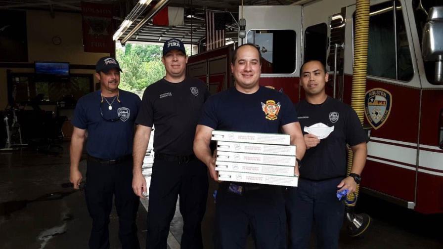  Los Astros donaron pizzas a los bomberos de Houston