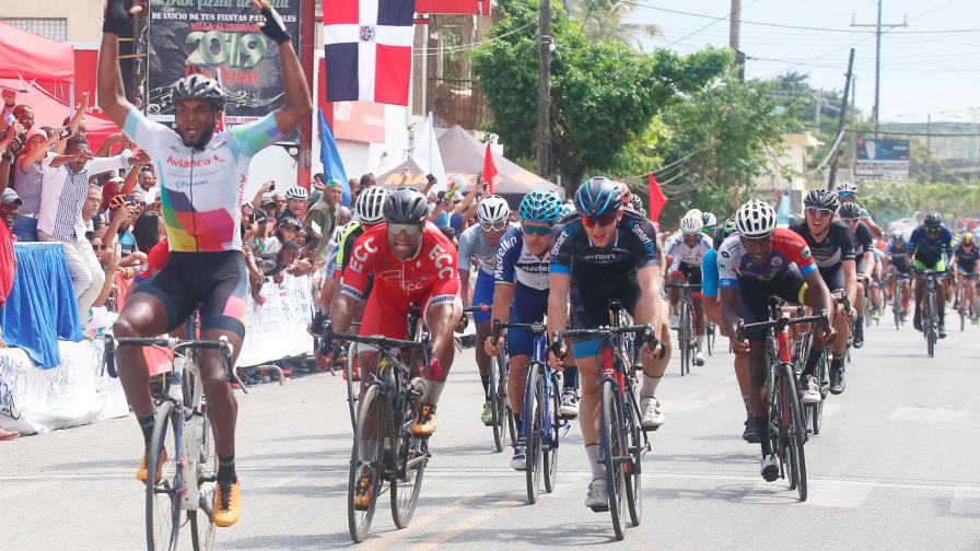Jonathan Ogando triunfa en tercera etapa de la Vuelta Independencia Jonathan Ogando triunfa en tercera etapa de la Vuelta Independencia