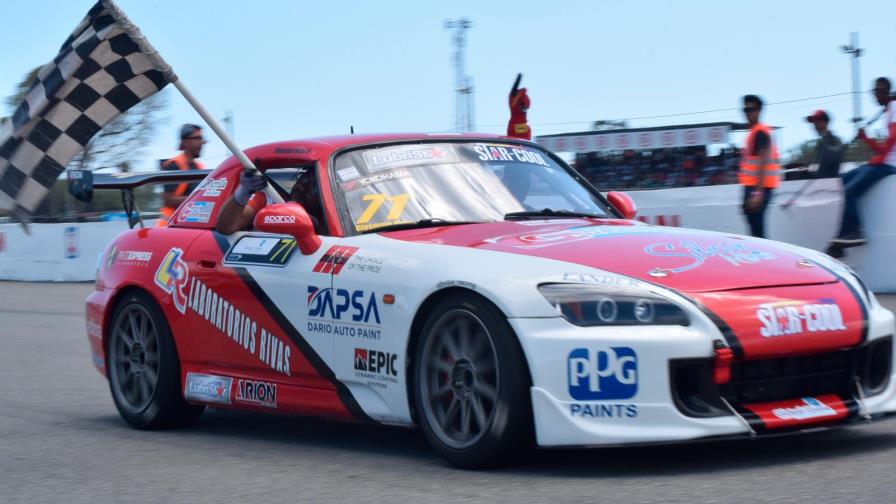 Con asistencia récord, Rivas y Giraldi dominan Gran premio Petronan de Autos y Motos