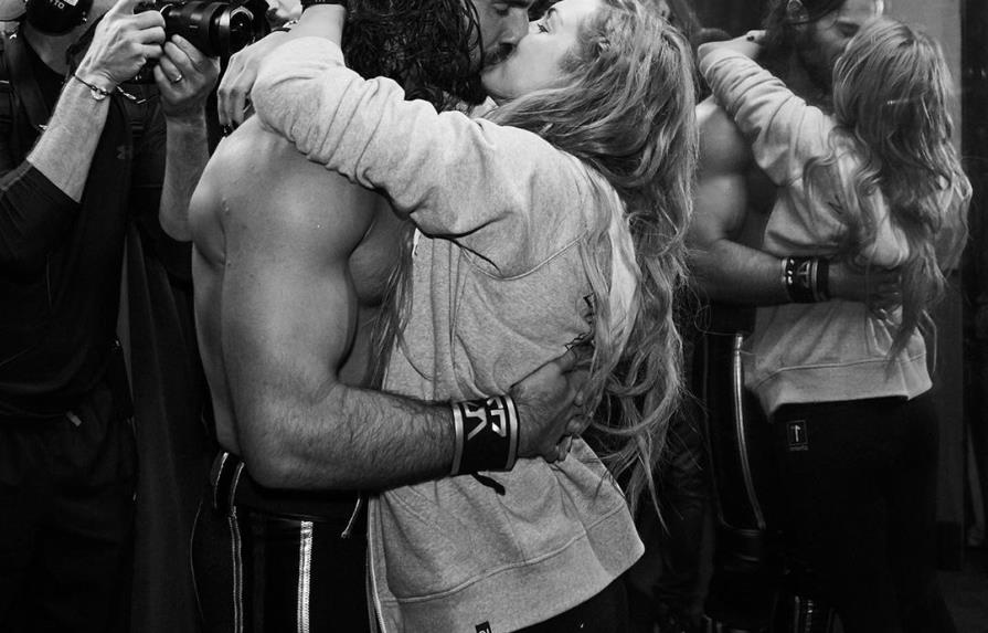 Los luchadores Becky Lynch y Seth Rollins confirman su noviazgo