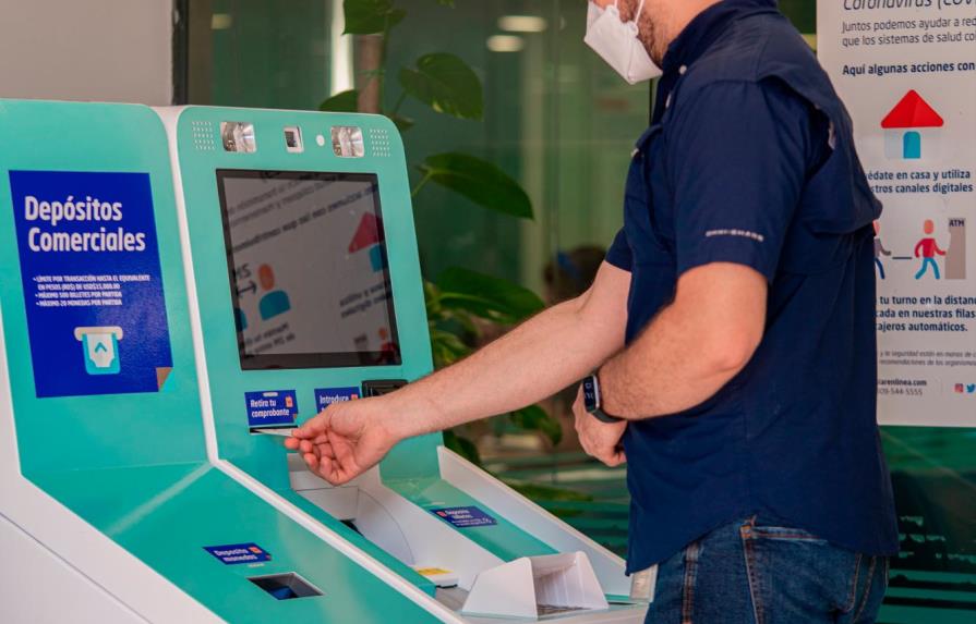 El Banco Popular introduce cajeros automáticos que aceptan monedas y más billetes 