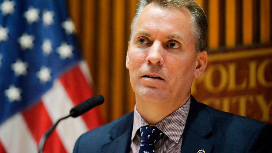 Comisionado de policía de Nueva York llama “deshonroso” a lo dicho por gobernador Cuomo