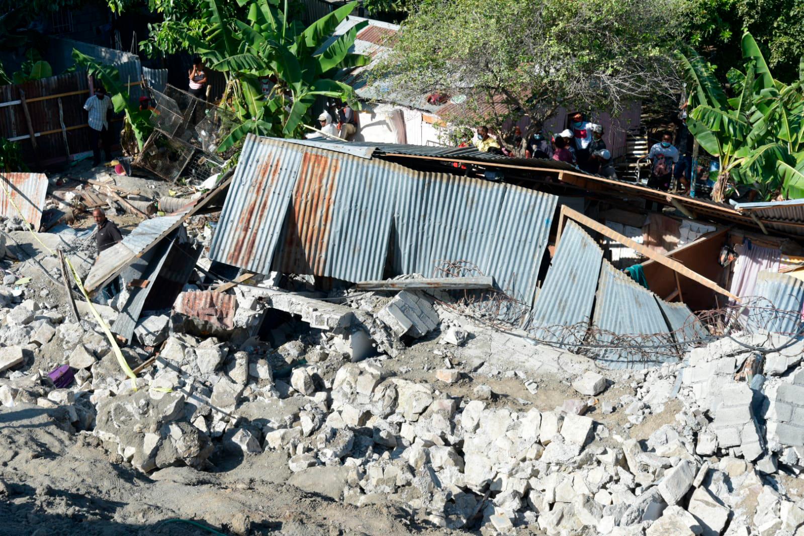 Vista de una vivienda colapsada por el derrumbe. Foto: Diario Libre/Dania Acevedo