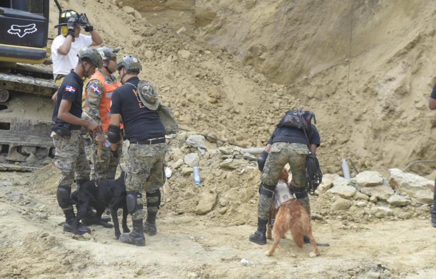 Sacan otro cuerpo de derrumbre en Santiago; suman tres los muertos