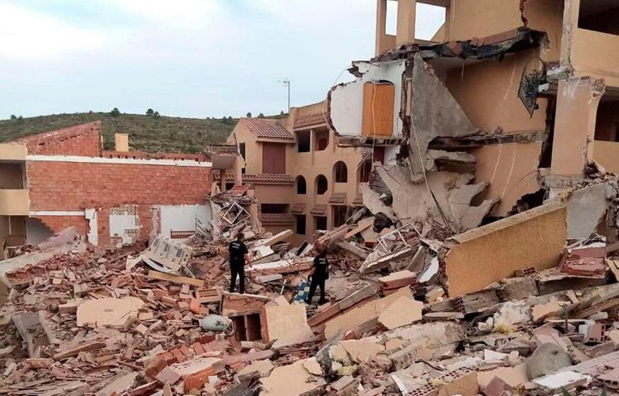 Varias personas atrapadas al derrumbarse un edificio de tres plantas en España